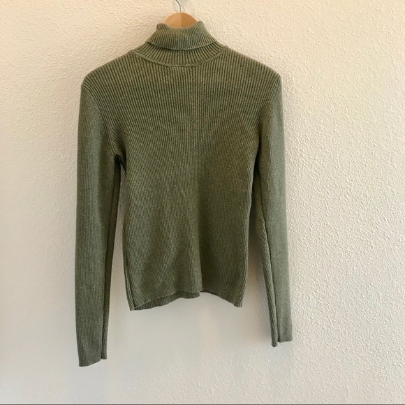 Gap • Olive Green Ribbed Turtleneck - Picture 1 of 8